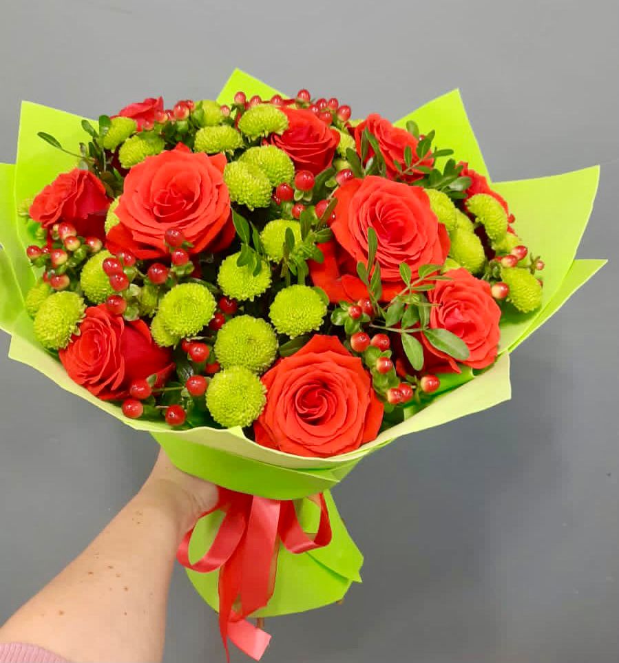 Букет цветов из: Хризантемы и Розы в Успенское