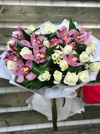 Букет цветов из: Розы и Хризантемы в Успенское