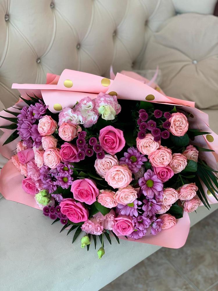 Букет цветов из: Хризантемы, Розы и Лизиантусы в Успенское