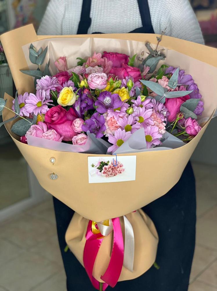 Букет цветов из: Хризантемы, Гвоздики и Альстромерии в Успенское