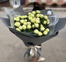 Букет Белые кустовые розы Солинеро в Успенское