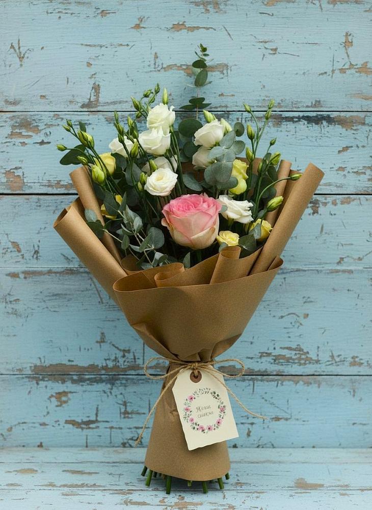 Букет цветов из: Розы и Лизиантусы в Успенское