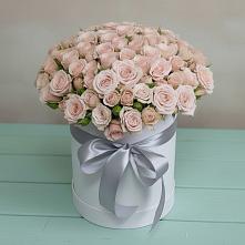 Цветочная композиция из Розы в шляпной коробке в Успенское