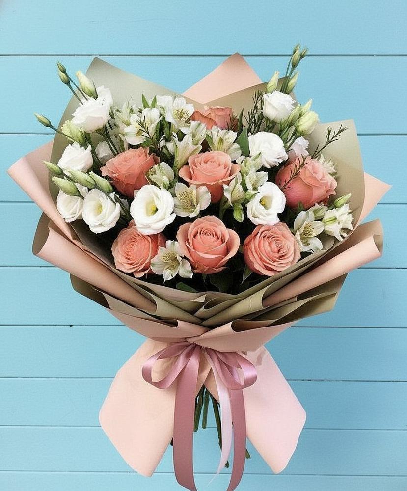 Букет цветов из: Розы, Альстромерии и Лизиантусы в Успенское