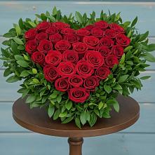 Цветочная композиция из Розы в виде сердца в Успенское