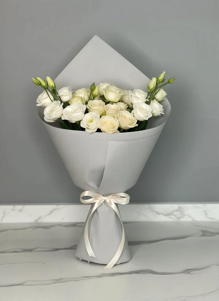 Букет цветов из: Розы и Лизиантусы в Успенское