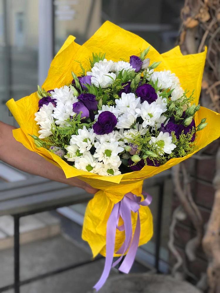 Букет цветов из: Ирисы, Хризантемы и Ромашки в Успенское