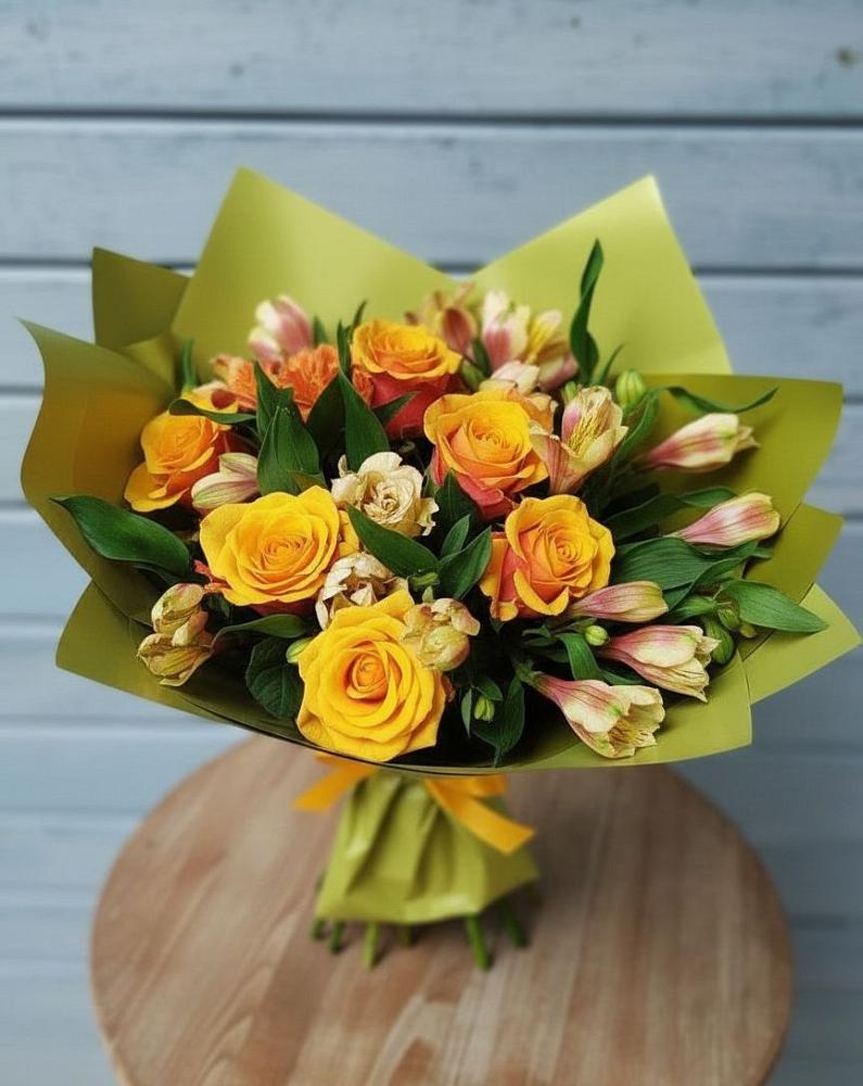 Букет цветов из: Альстромерии и Розы в Успенское