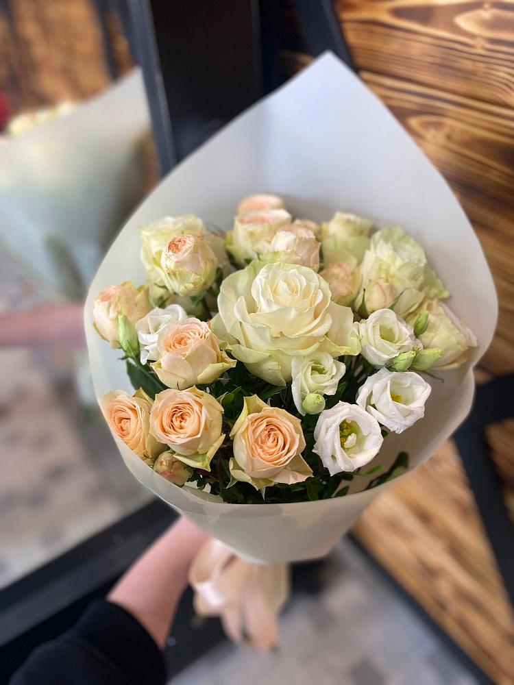 Букет цветов из: Розы и Лизиантусы в Успенское