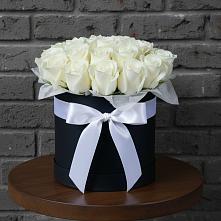 Цветочная композиция из Розы в шляпной коробке в Успенское